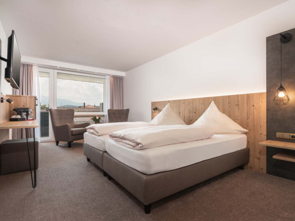 Blick in das Doppelzimmer im Bayerischer Hof in Prien
